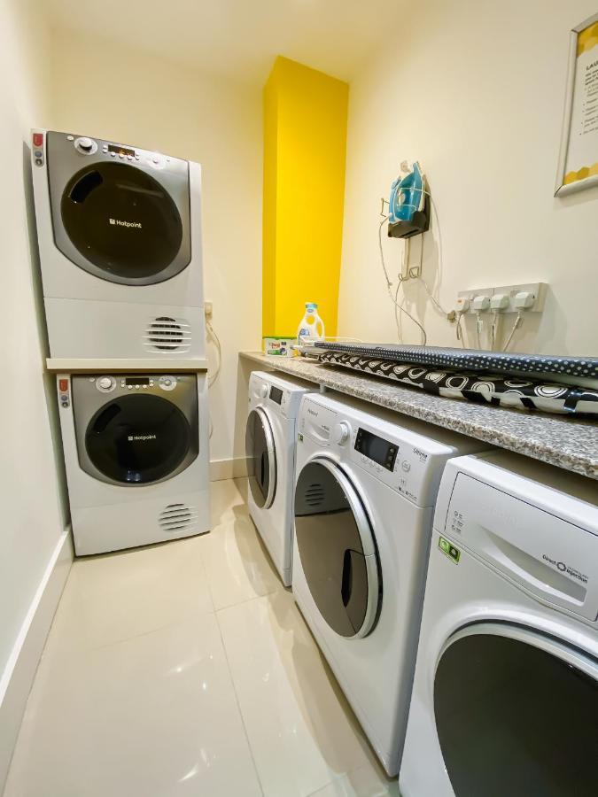Titiwangsa One Accomodation At Paddington Londres Exterior foto